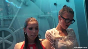 Amateur Girls just wanna have Fun Screencap 10 on www.sinx.com