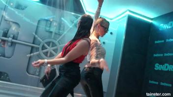 Amateur Girls just wanna have Fun Screencap 12 on www.sinx.com