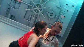 Amateur Girls just wanna have Fun Screencap 15 on www.sinx.com