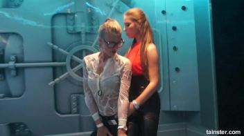 Amateur Girls just wanna have Fun Screencap 2 on www.sinx.com