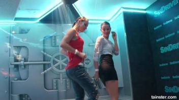 Amateur Girls just wanna have Fun Screencap 31 on www.sinx.com