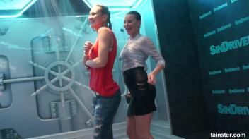 Amateur Girls just wanna have Fun Screencap 36 on www.sinx.com