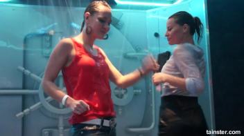 Amateur Girls just wanna have Fun Screencap 37 on www.sinx.com