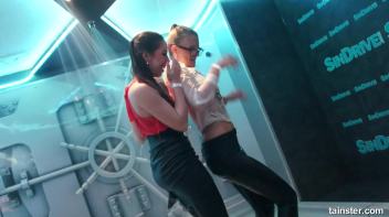 Amateur Girls just wanna have Fun Screencap 8 on www.sinx.com