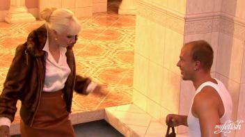 Underwater Suck and Fuck Screencap 12 on www.sinx.com