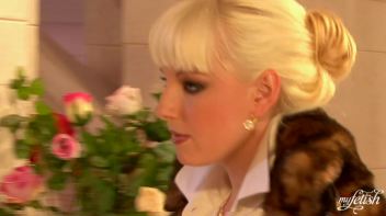 Underwater Suck and Fuck Screencap 4 on www.sinx.com