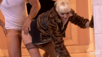 Underwater Suck and Fuck Screencap 67 on www.sinx.com