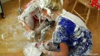 Eurobabe Shaving Cream War Screencap 57 on www.sinx.com
