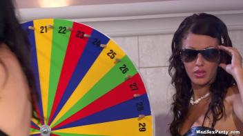 Pool Party Pussy Eaters Part 1 Screencap 5 on www.sinx.com