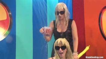 Bikini Beach Balls Part 5 - Cam 4 Screencap 1 on www.sinx.com