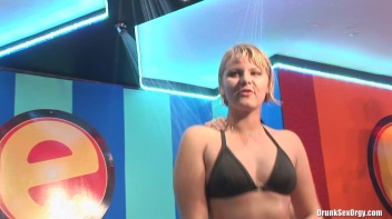 Bikini Beach Balls Part 5 - Cam 4 Screencap 59 on www.sinx.com