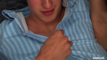 Morgan Moon In The Bi Sandwich! Screencap 19 on www.sinx.com