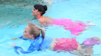 Wet Luxury Screencap 19 on www.sinx.com