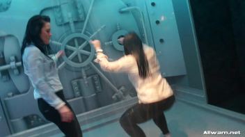 Simply Wet and Wonderful Screencap 41 on www.sinx.com