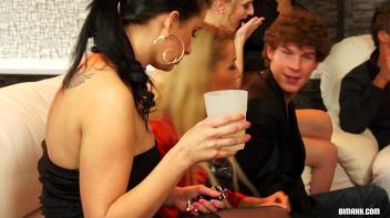 Always Bet On Bi Part 1 Screencap 58 on www.sinx.com