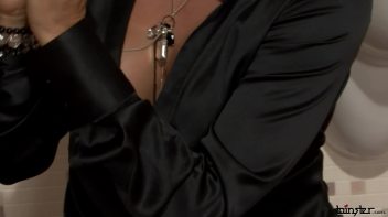 Stacy Silver's Slime Wave Screencap 9 on www.sinx.com