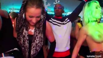 Pussy Blizzard Part 5 - Cam 1 Screencap 122 on www.sinx.com