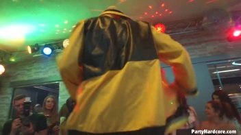 Party Hardcore Gone Crazy Vol. 31 Part 1 - Cam 3 Screencap 56 on www.sinx.com