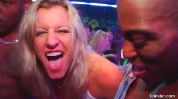 Eurobabe Olympics Part 5 - Cam 1 Screencap 64 on www.sinx.com