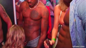 Eurobabe Olympics Part 5 - Cam 1 Screencap 65 on www.sinx.com
