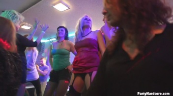 Party Hardcore Gone Crazy Vol. 32 Part 7 - Cam 4 Screencap 115 on www.sinx.com