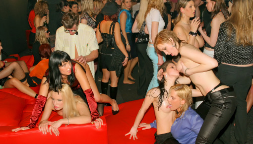 Latest deal - Geeky Gangfuck Part 4 - Cam 2