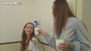 Shave Me, Bathe Me Babes Screencap 3 on www.sinx.com