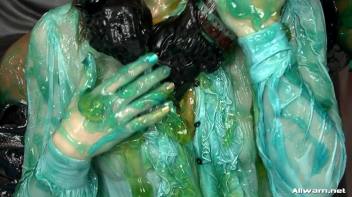 Blue Goo Screencap 62 on www.sinx.com