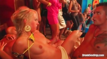 Euroslut Hotel Part 4 - Cam 2 Screencap 27 on www.sinx.com