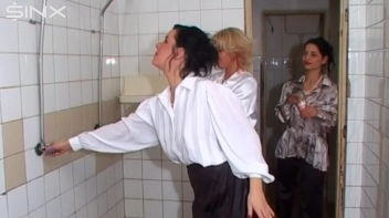 Three Babes Get Wet And Messy In Shower Screencap 1 on www.sinx.com