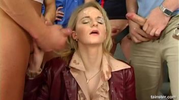 Darinas Tight Pussy Gets a Good Workout Screencap 106 on www.sinx.com