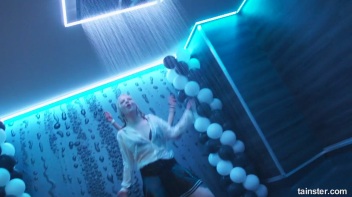 Wet And Working It!  Cuties Shake It Up! Screencap 69 on www.sinx.com