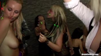 Crazier By The Dozen Part 6 - Cam 1 Screencap 93 on www.sinx.com