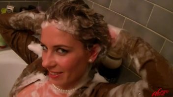 Rub-A-Dub Leony In The Tub Screencap 67 on www.sinx.com