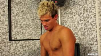 Bi Bouncers Part 3 Screencap 69 on www.sinx.com