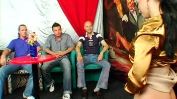 Laura Lion Live Screencap 4 on www.sinx.com