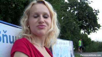 Bus Stop Babe Gives Killer Blowjobs Screencap 11 on www.sinx.com