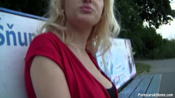 Bus Stop Babe Gives Killer Blowjobs Screencap 12 on www.sinx.com