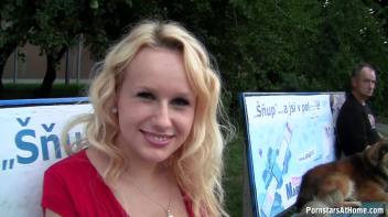 Bus Stop Babe Gives Killer Blowjobs Screencap 13 on www.sinx.com