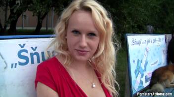 Bus Stop Babe Gives Killer Blowjobs Screencap 15 on www.sinx.com