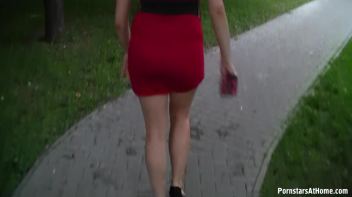 Bus Stop Babe Gives Killer Blowjobs Screencap 26 on www.sinx.com