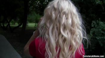 Bus Stop Babe Gives Killer Blowjobs Screencap 27 on www.sinx.com