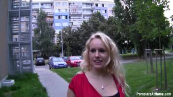 Bus Stop Babe Gives Killer Blowjobs Screencap 30 on www.sinx.com