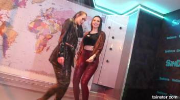 Shaking It In A Wetlook Storm! Screencap 13 on www.sinx.com