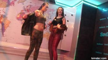 Shaking It In A Wetlook Storm! Screencap 14 on www.sinx.com