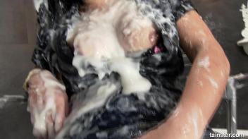 Slime surprise covers her completely Screencap 91 on www.sinx.com