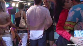 Bikini Beach Balls Part 2 - Cam 3 Screencap 6 on www.sinx.com