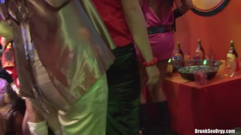 Bikini Beach Balls Part 2 - Cam 3 Screencap 14 on www.sinx.com