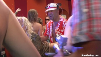 Bikini Beach Balls Part 2 - Cam 3 Screencap 41 on www.sinx.com