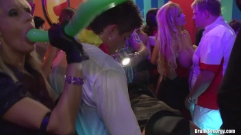 Bikini Beach Balls Part 2 - Cam 3 Screencap 46 on www.sinx.com